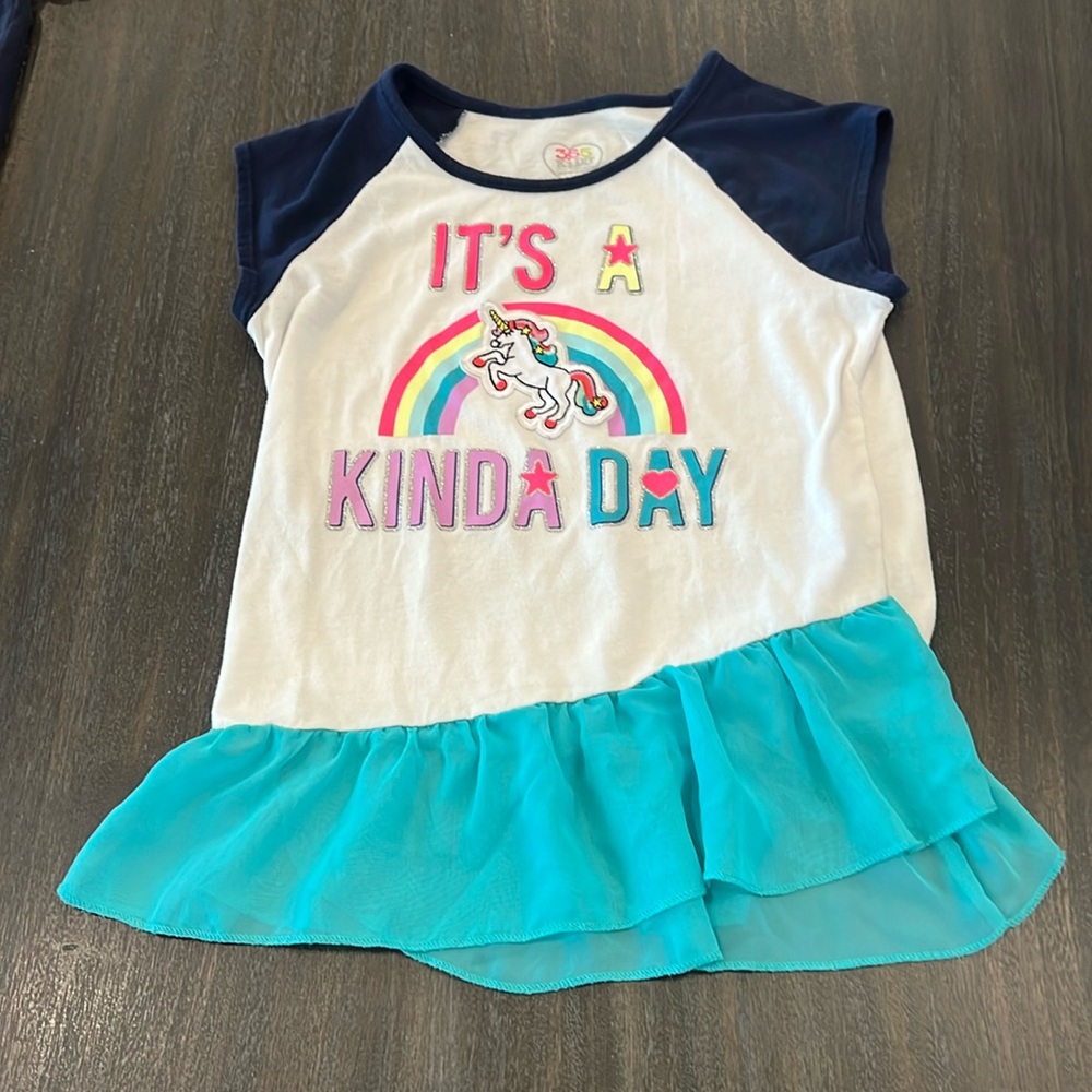 365 Kids “It’s A Unicorn Kinda Day” size 7 shirt